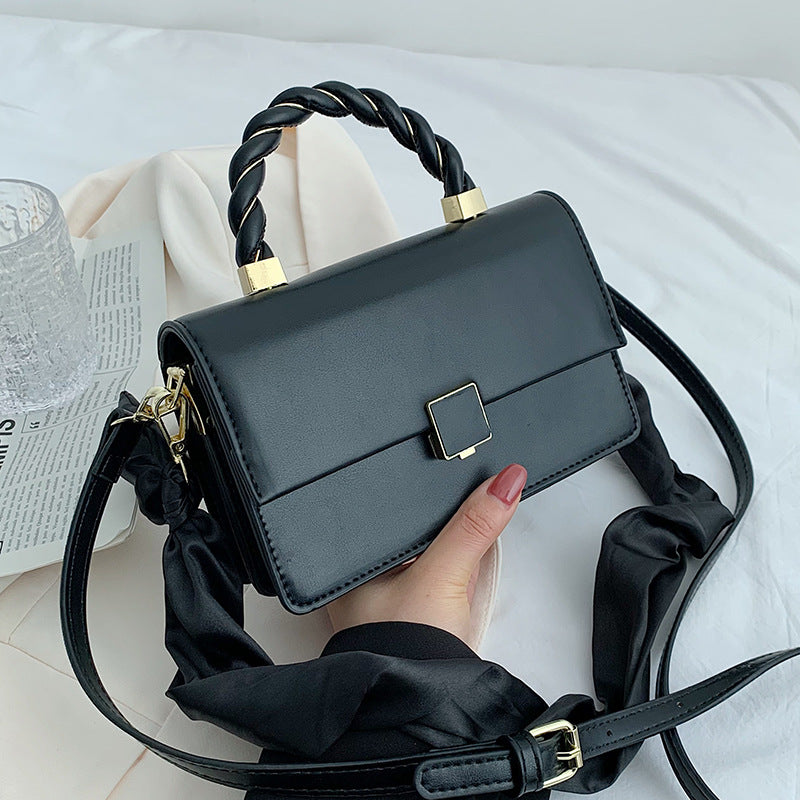 Crossbody Small Square Bag Luvéillé