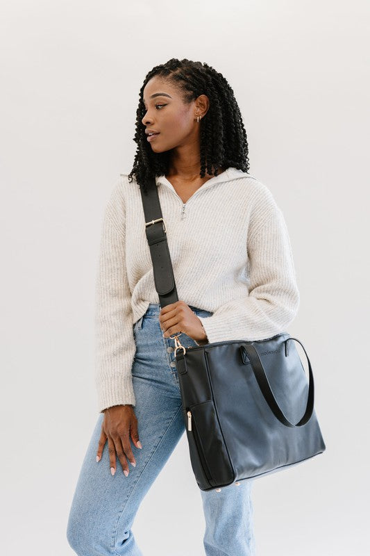 SIGNATURE TOTE CARRY ALL ON LAPTOP BAG Luvéillé