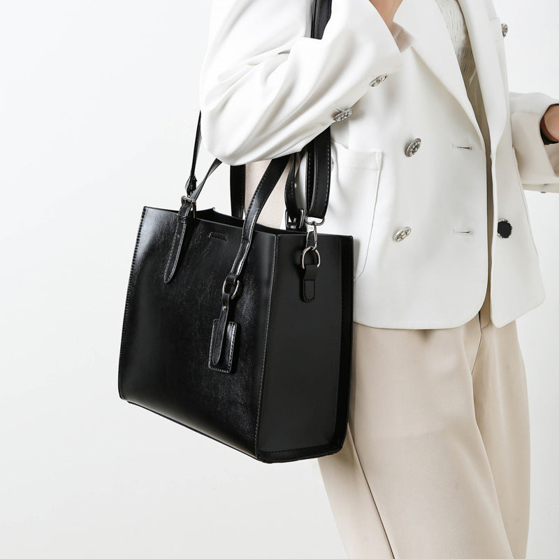 Solid Color Ladies Handbag Luvéillé