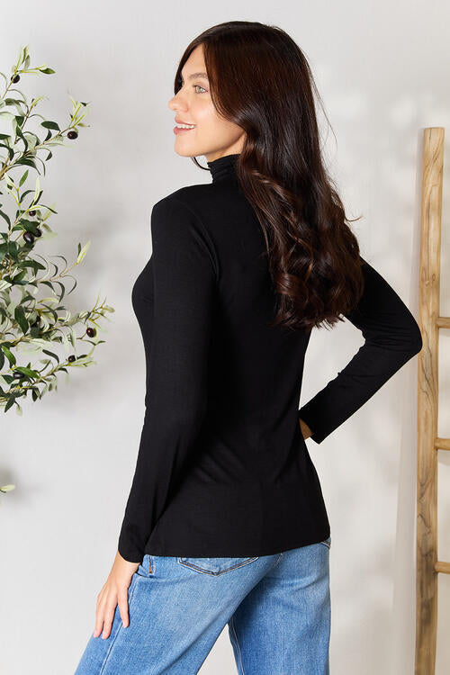 BOMBOM Turtleneck Long Sleeve Blouse Luvéillé