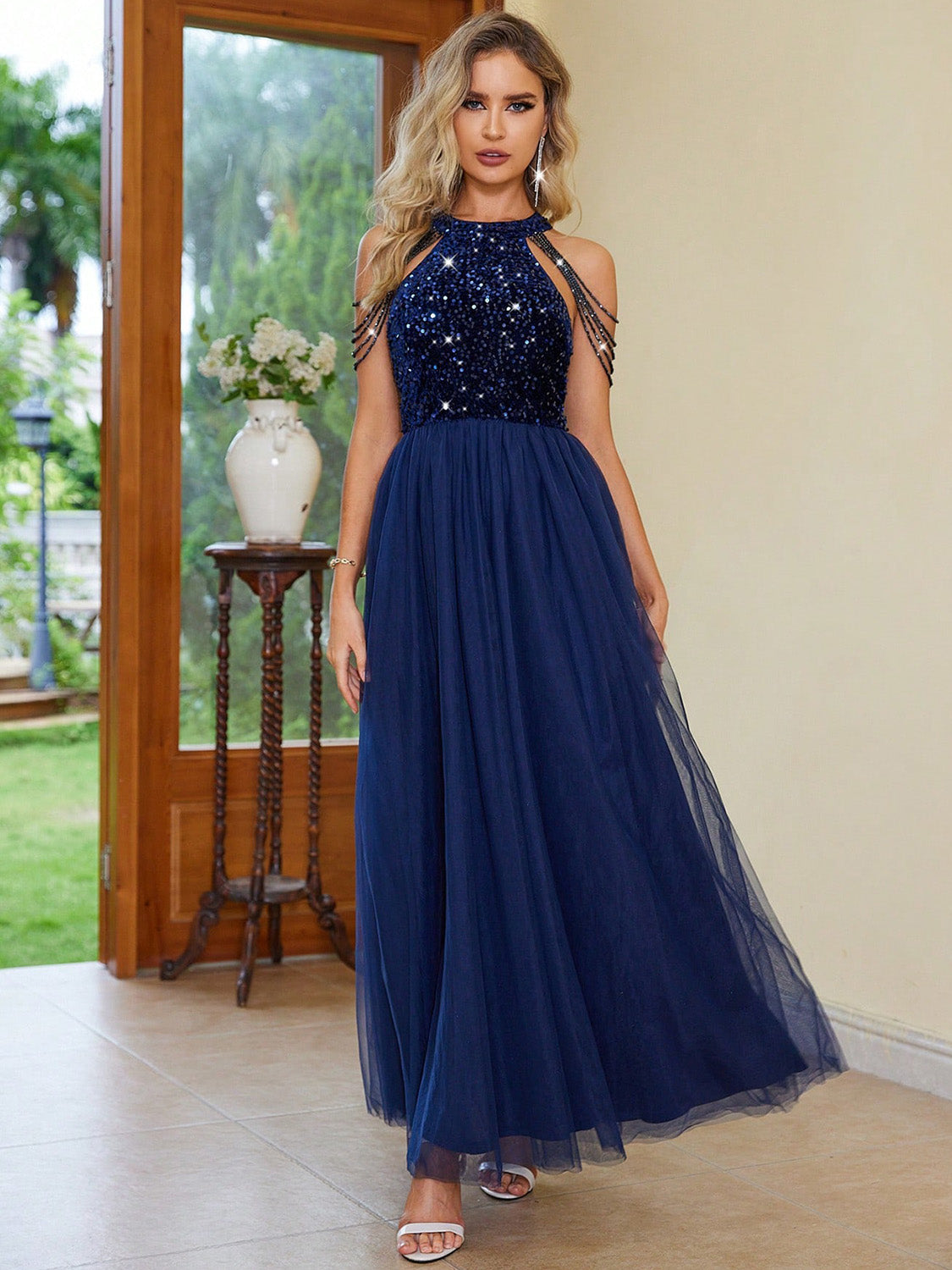 Backless Halter Neck Sleeveless Dress Luvéillé