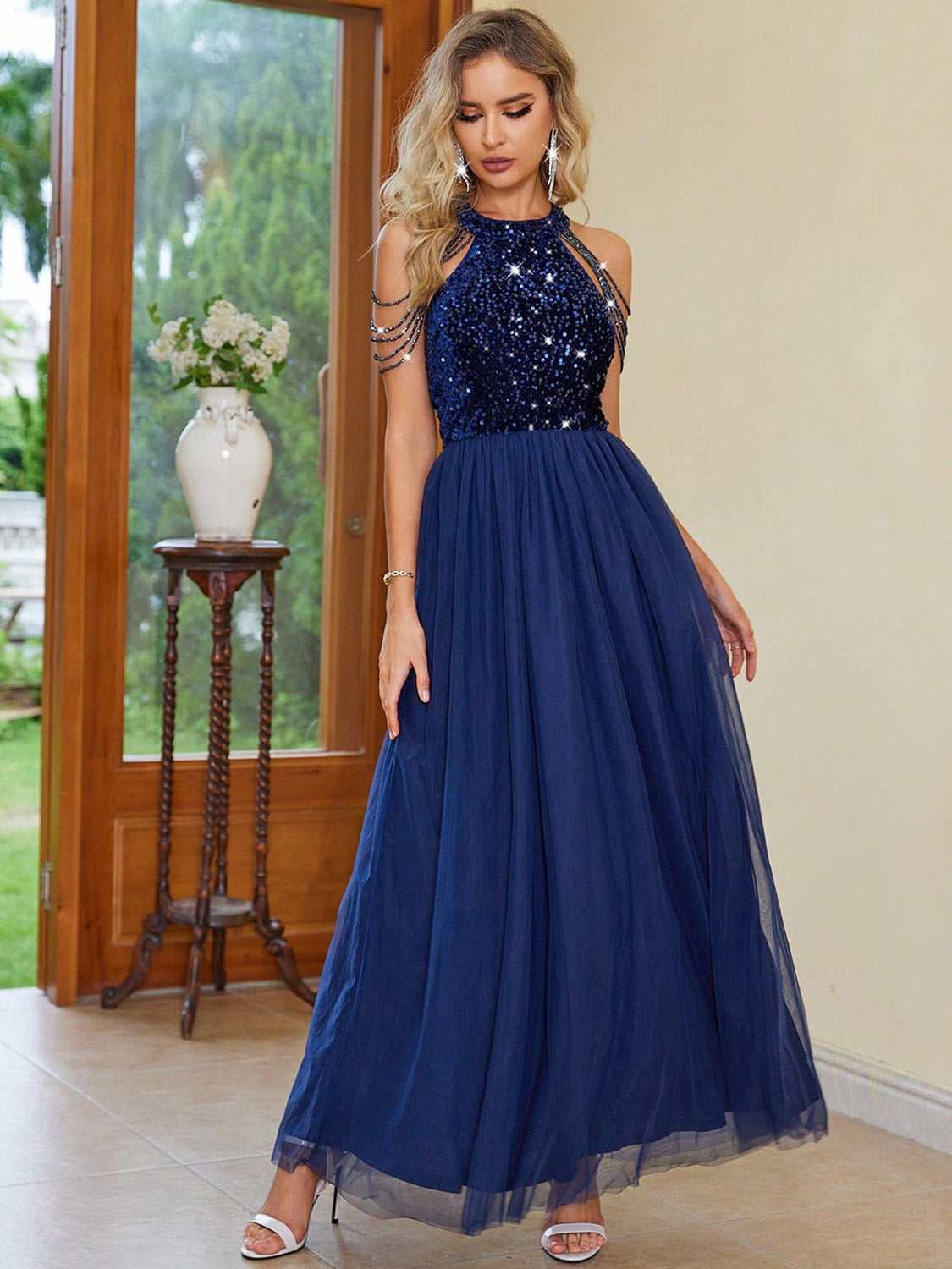 Backless Halter Neck Sleeveless Dress Luvéillé