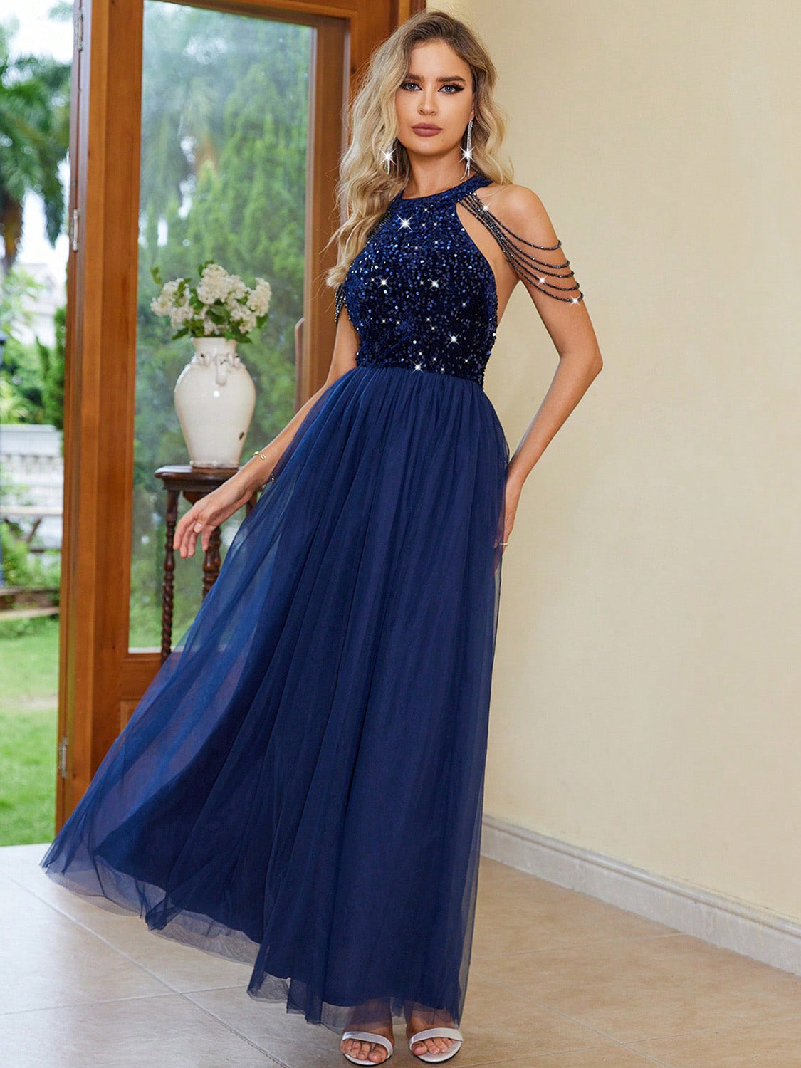 Backless Halter Neck Sleeveless Dress Luvéillé