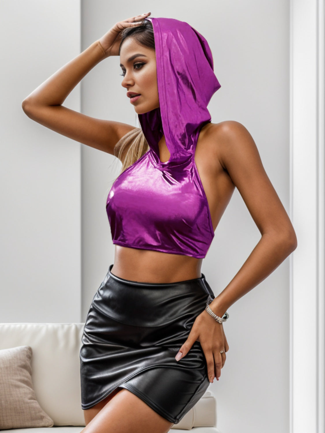 Backless Hooded Cropped Tank Luvéillé