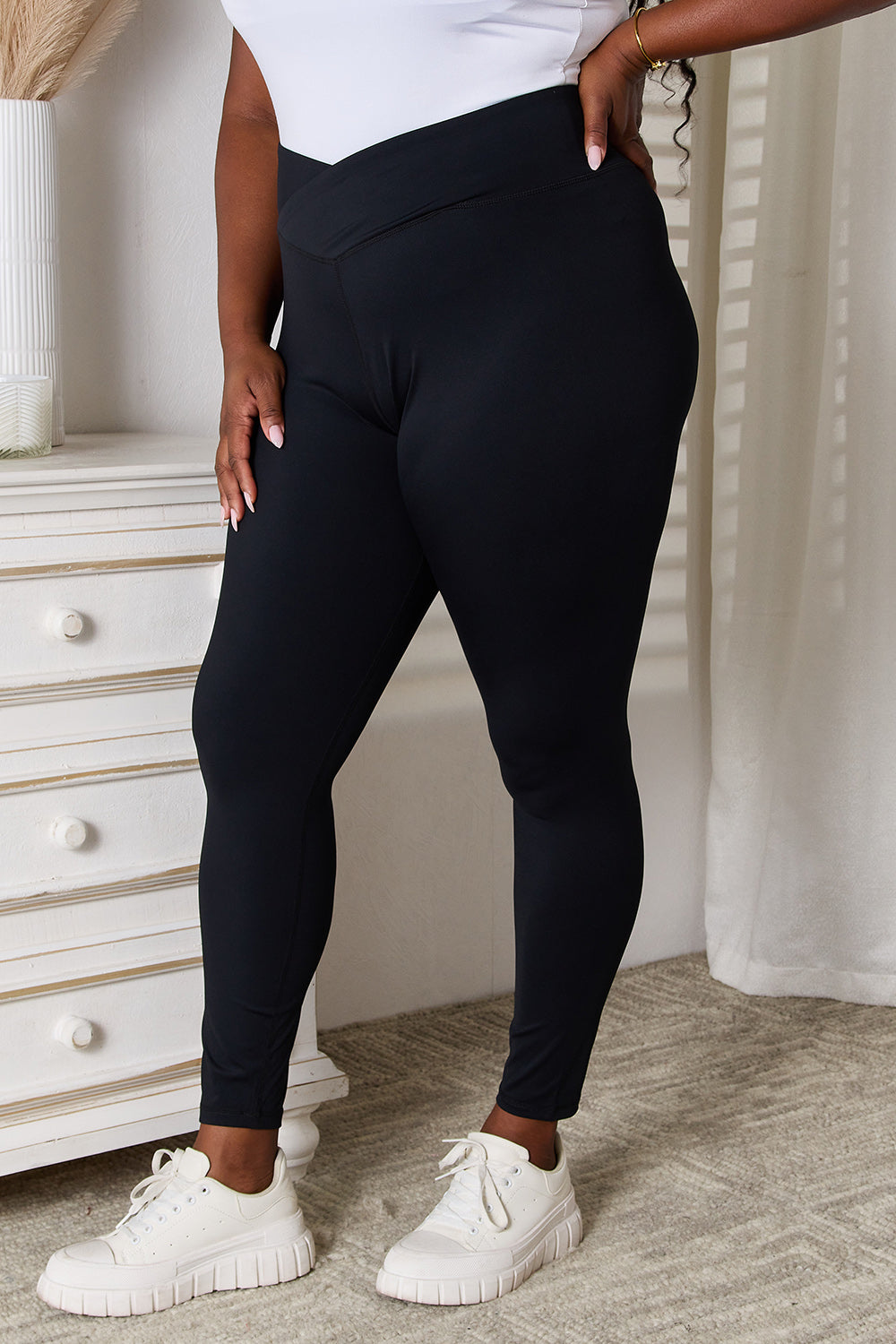 Basic Bae V-Waistband Sports Leggings Luvéillé
