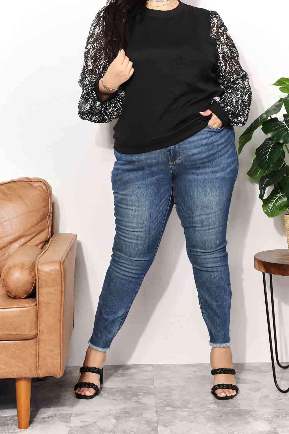 Full Size Foil Printed Sleeve Top Luvéillé
