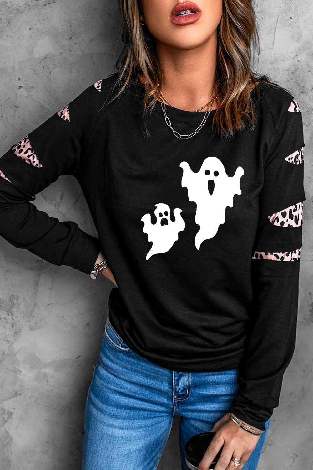Ghost Graphic Round Neck Sweatshirt Luvéillé