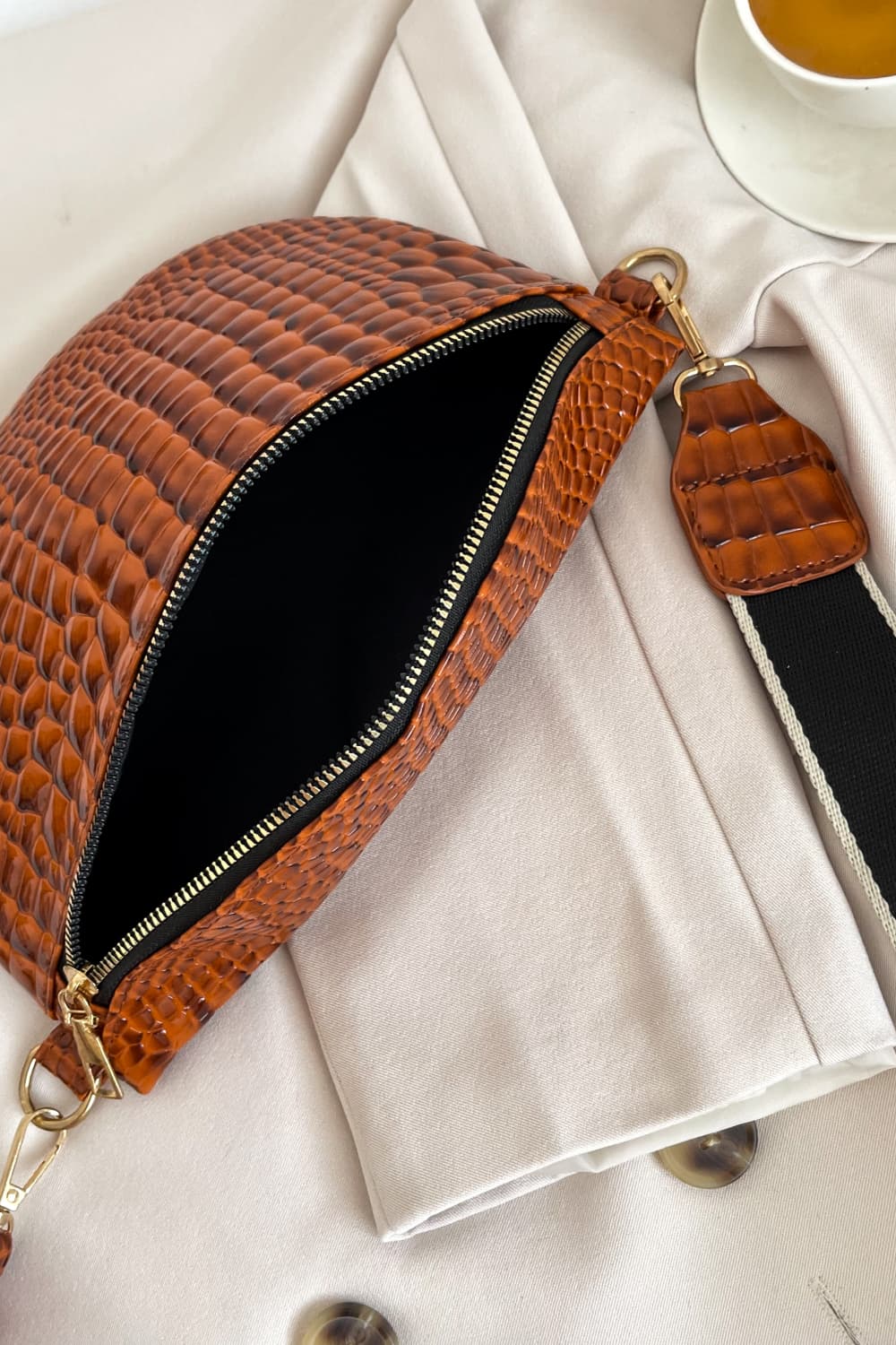 PU Leather Sling Bag with Small Purse Luvéillé