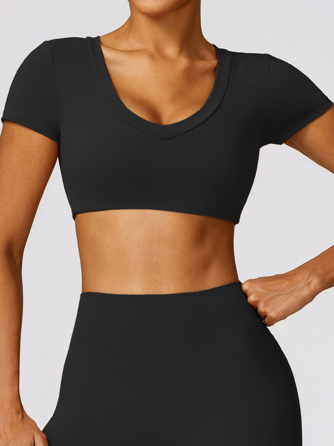 Scoop Neck Short Sleeve Cropped Active T-Shirt Luvéillé