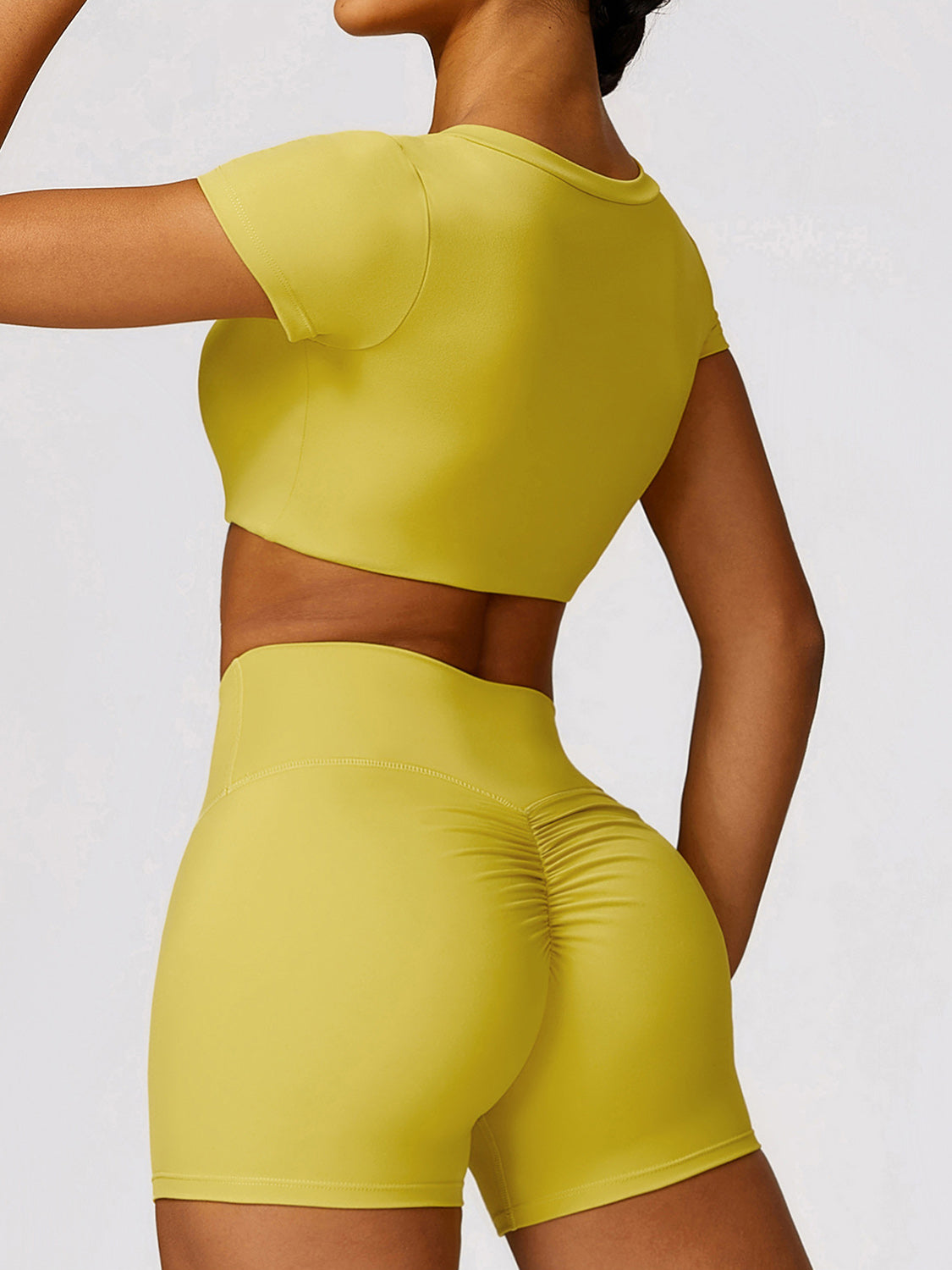 Scoop Neck Short Sleeve Cropped Active T-Shirt Luvéillé