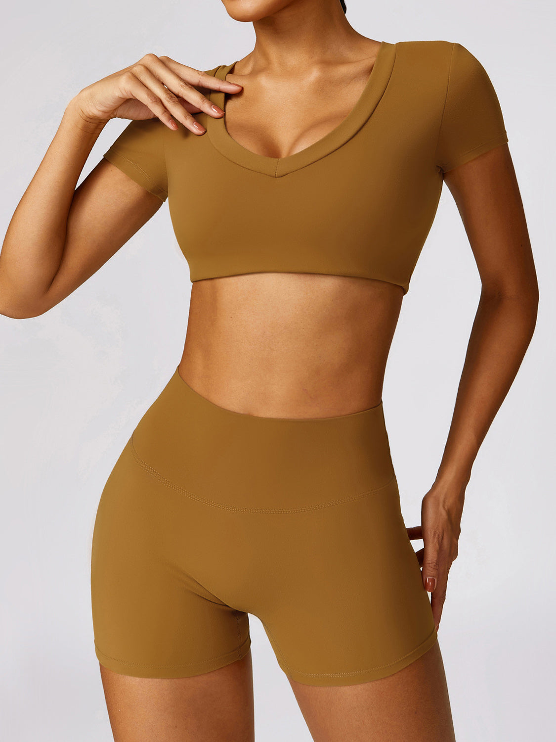 Scoop Neck Short Sleeve Cropped Active T-Shirt Luvéillé