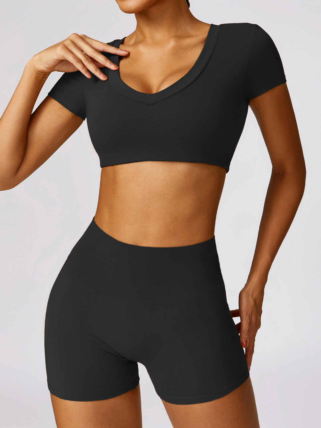 Scoop Neck Short Sleeve Cropped Active T-Shirt Luvéillé