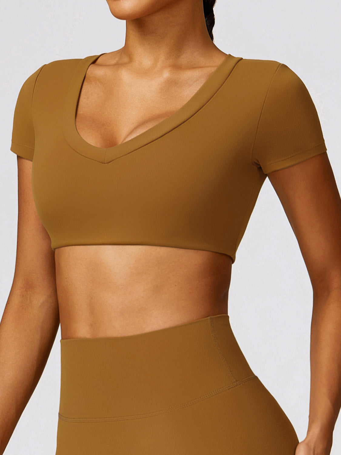 Scoop Neck Short Sleeve Cropped Active T-Shirt Luvéillé