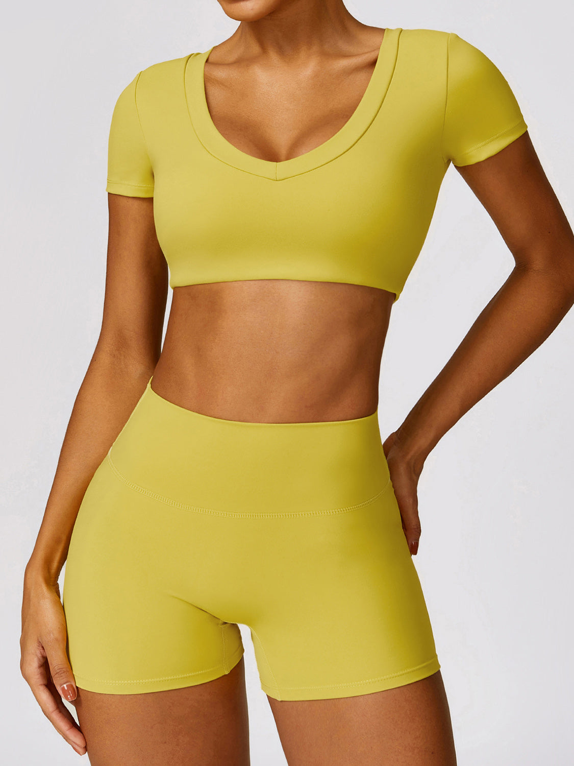 Scoop Neck Short Sleeve Cropped Active T-Shirt Luvéillé