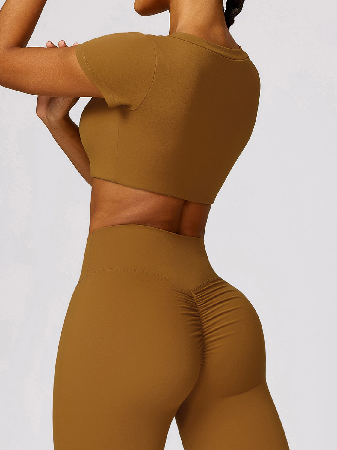 Scoop Neck Short Sleeve Cropped Active T-Shirt Luvéillé