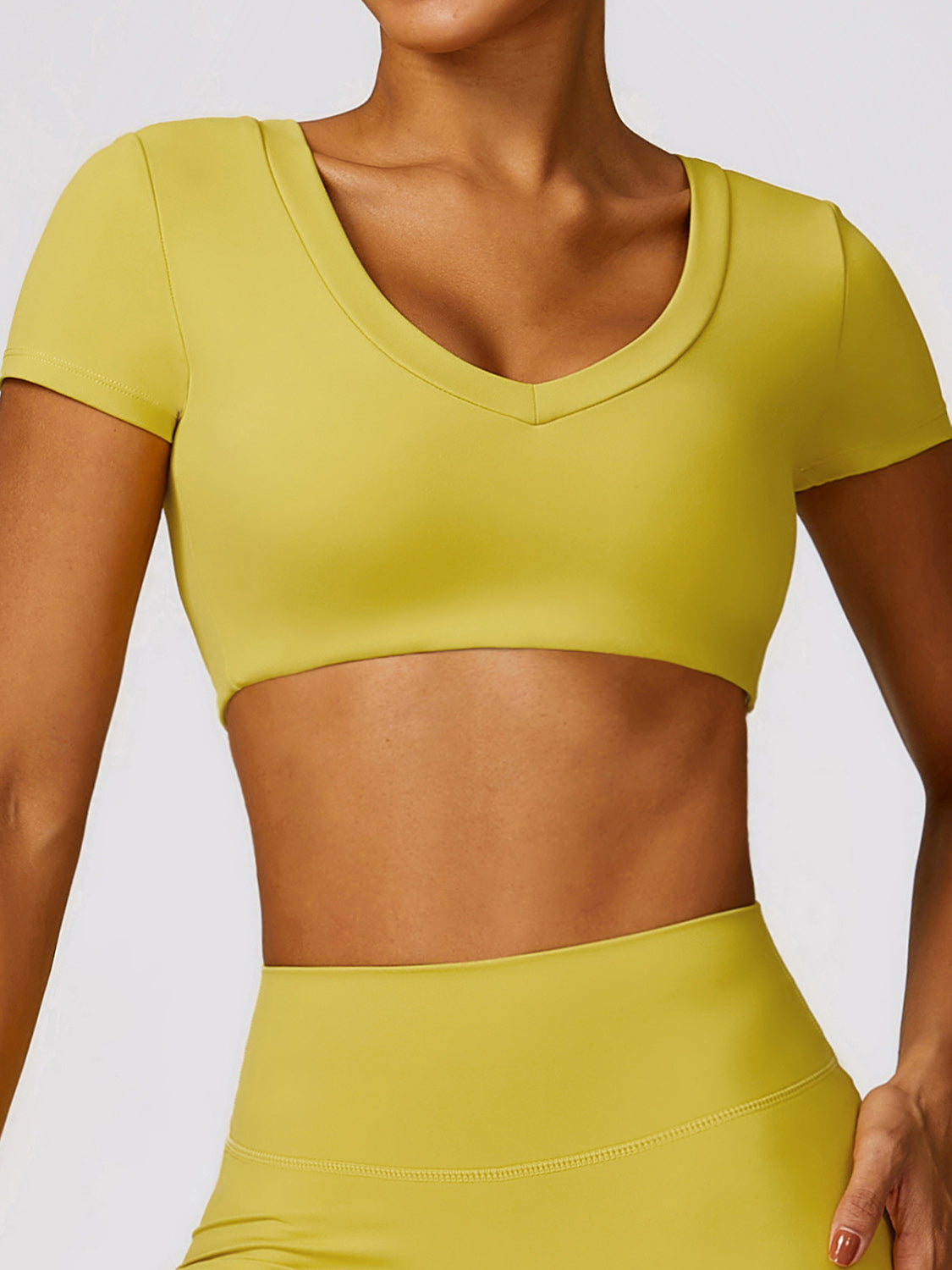 Scoop Neck Short Sleeve Cropped Active T-Shirt Luvéillé