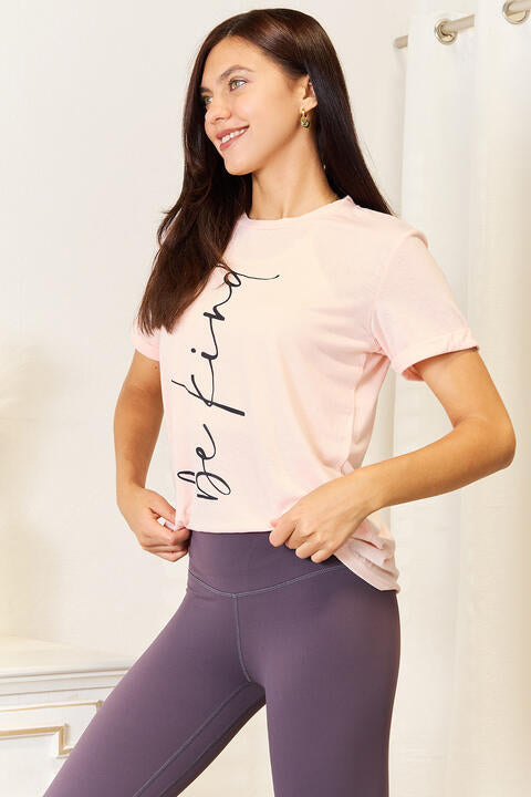 Simply Love BE KIND Graphic Round Neck T-Shirt Luvéillé