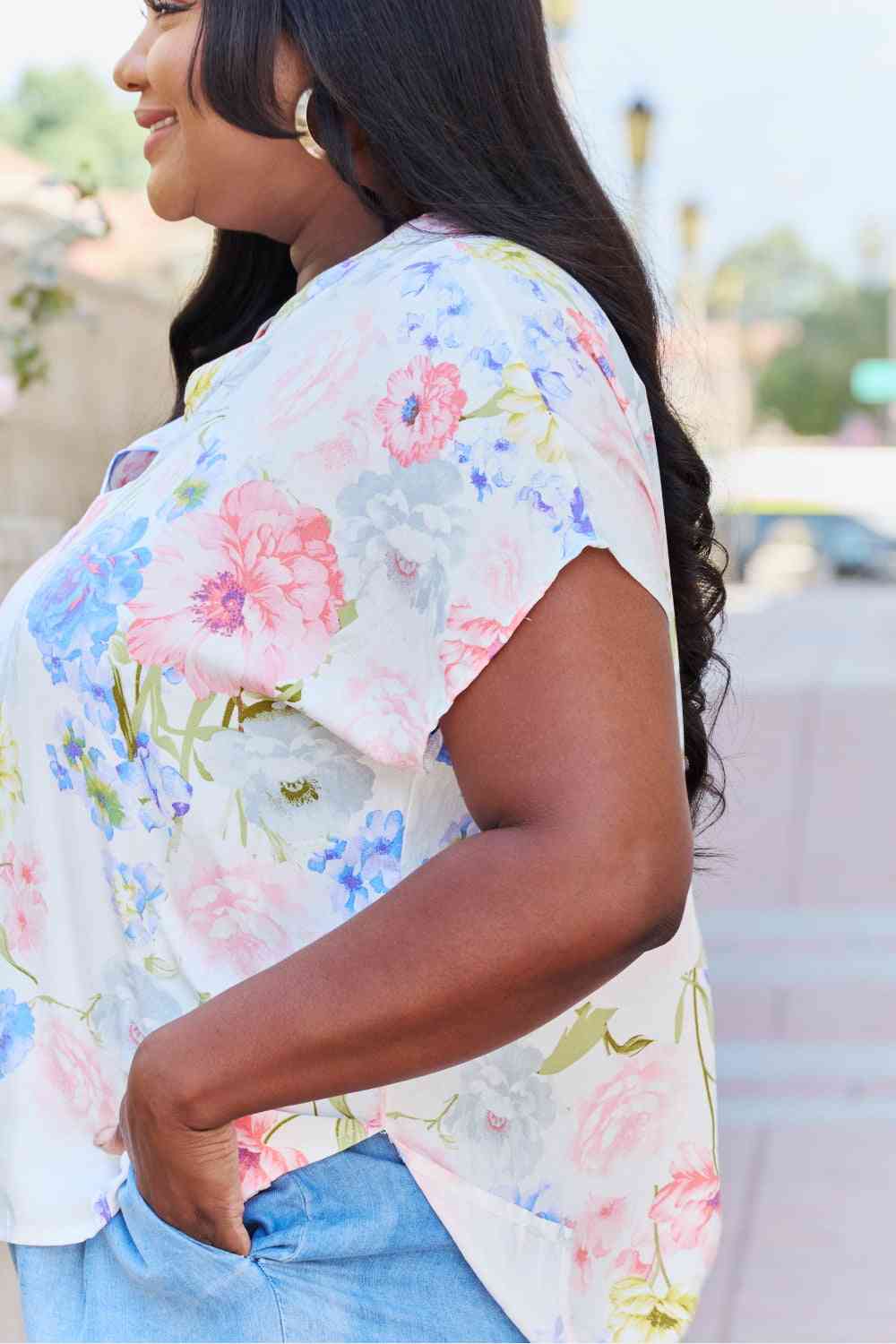 White Birch One And Only Full Size Short Sleeve Floral Print Top Luvéillé