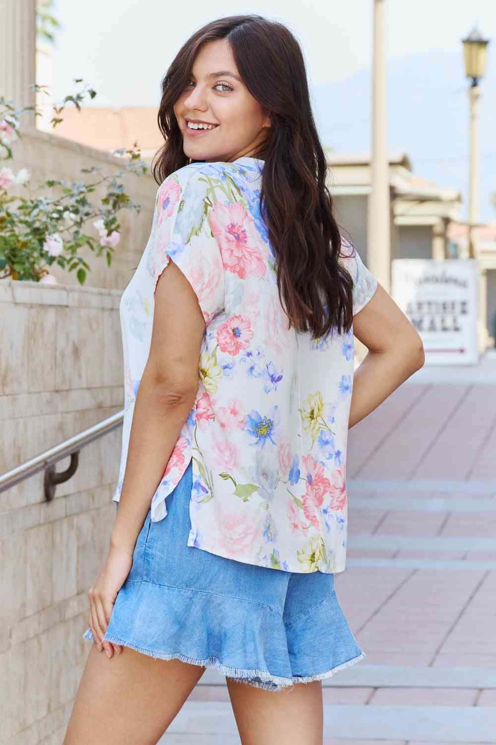 White Birch One And Only Full Size Short Sleeve Floral Print Top Luvéillé