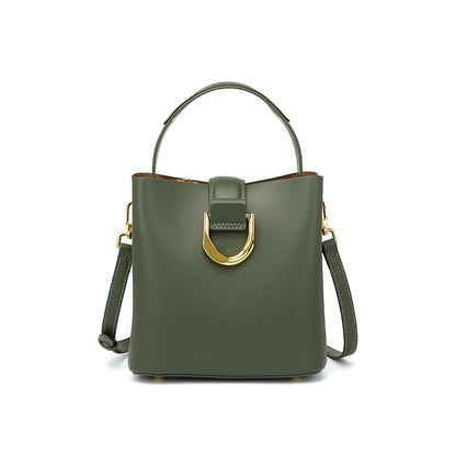 Sleek Shoulder Bag Luvéillé