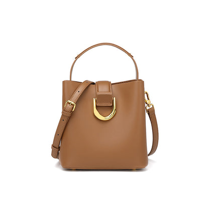 Sleek Shoulder Bag Luvéillé