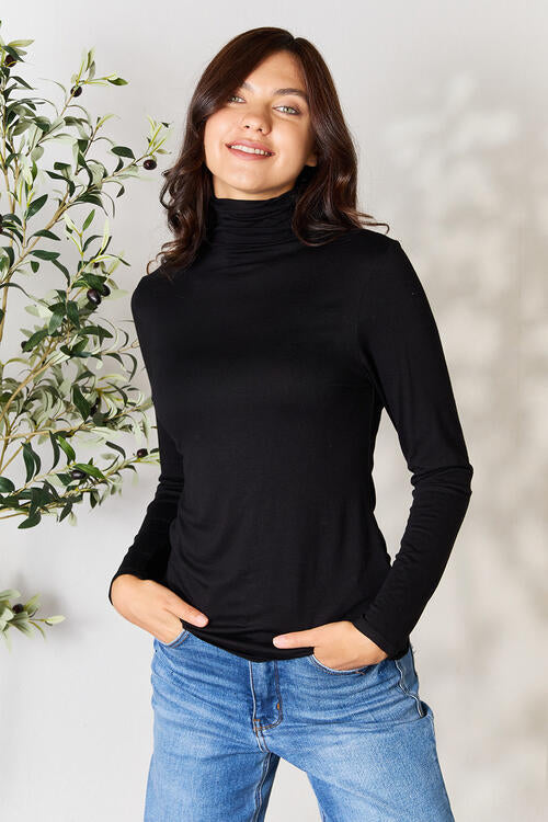 BOMBOM Turtleneck Long Sleeve Blouse Luvéillé