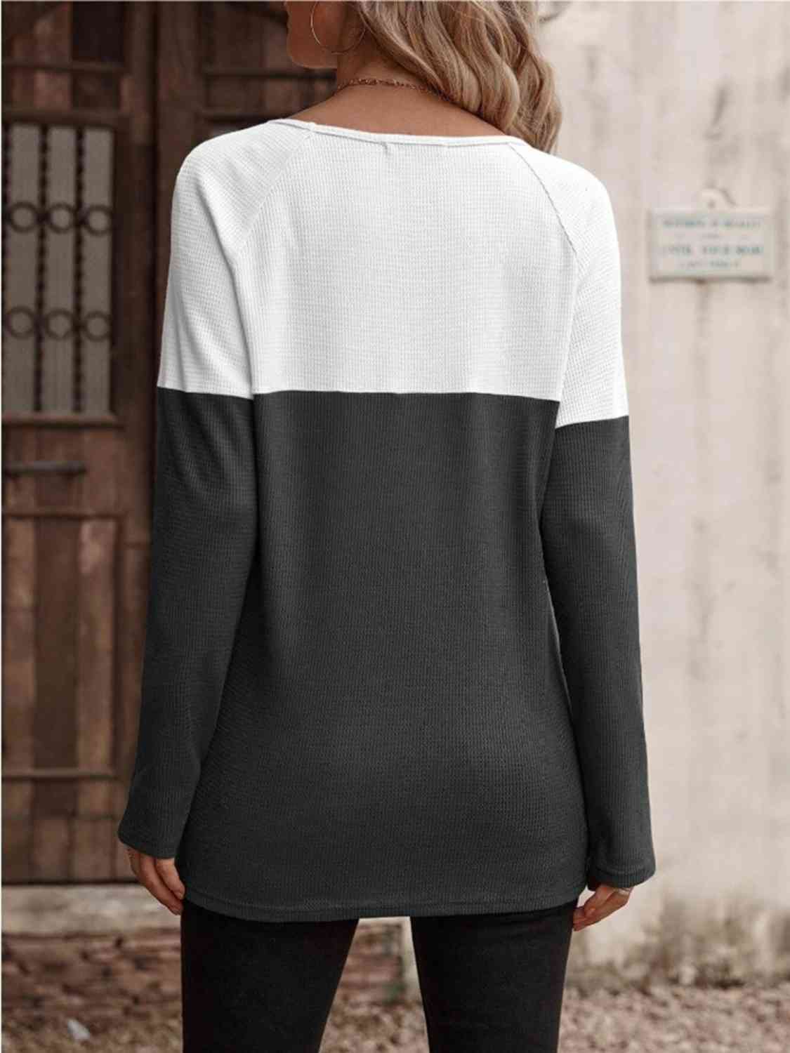 Contrast Round Neck Long Sleeve T-Shirt Luvéillé
