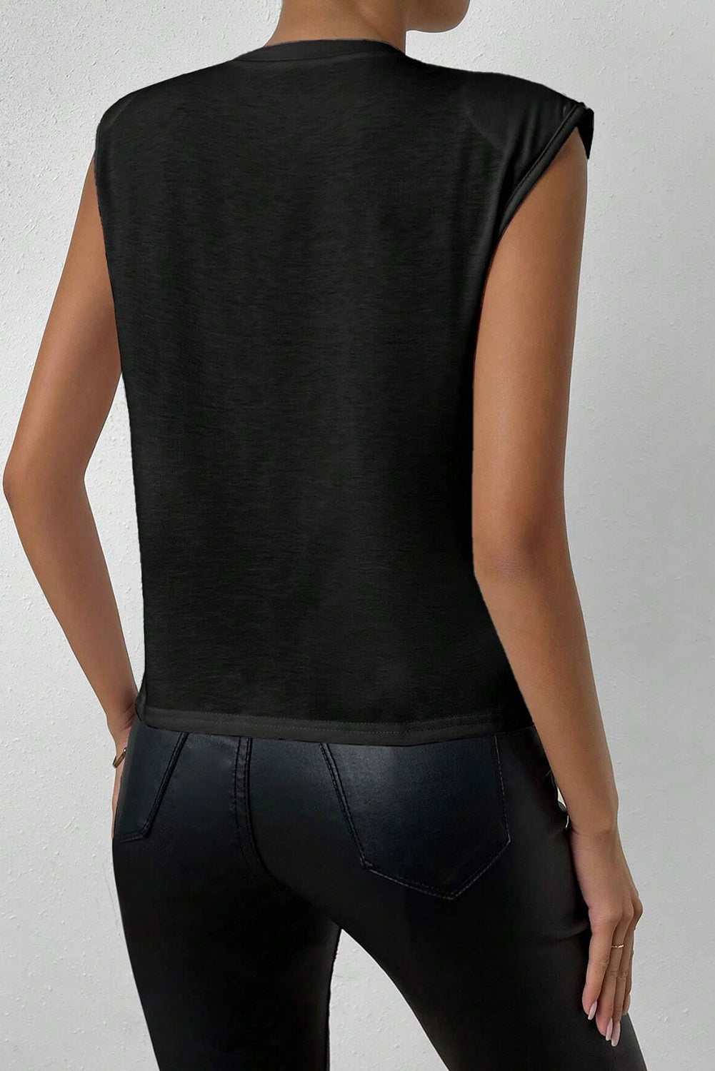 Pearl Detail Round Neck Tank Luvéillé