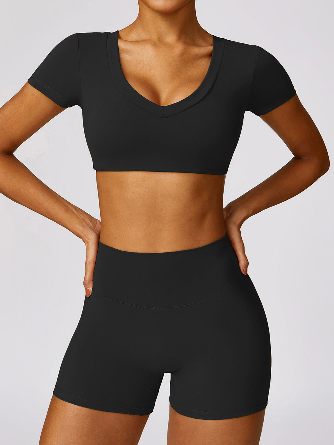 Scoop Neck Short Sleeve Cropped Active T-Shirt Luvéillé