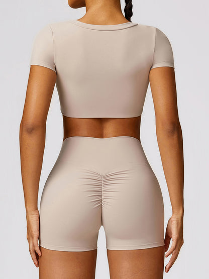 Scoop Neck Short Sleeve Cropped Active T-Shirt Luvéillé