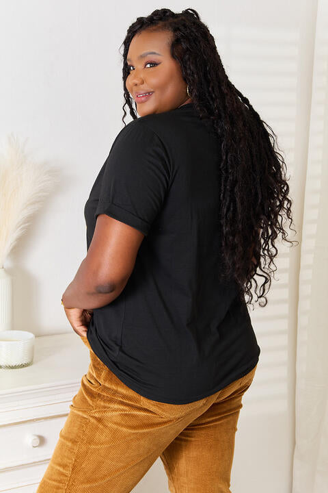 Simply Love BE KIND Graphic Round Neck T-Shirt Luvéillé