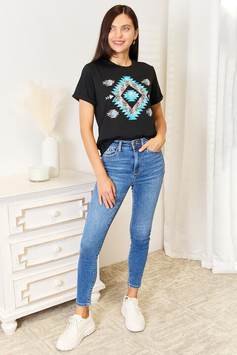 Simply Love Graphic Short Sleeve T-Shirt Luvéillé