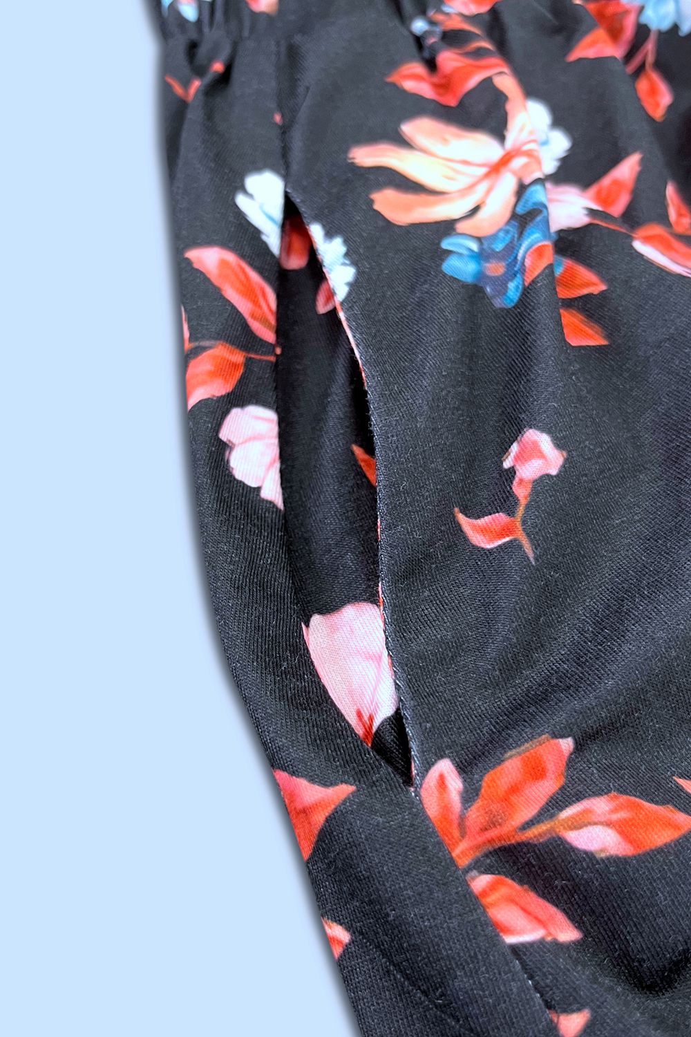 Sleeveless Buttoned Dress with Pockets Luvéillé