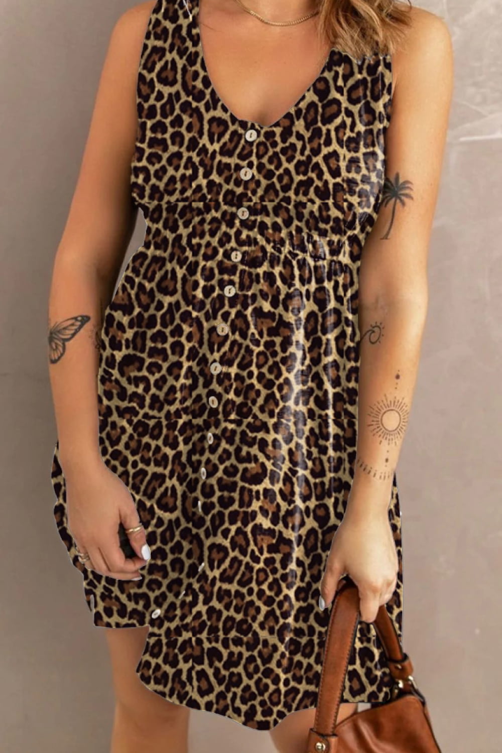 Sleeveless Buttoned Dress with Pockets Luvéillé