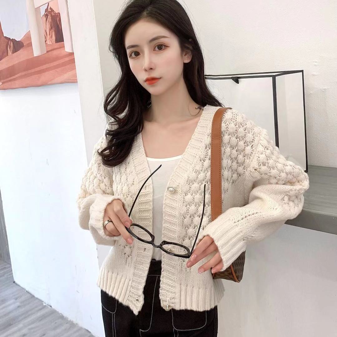 V-neck Loose Lazy Style Solid Color Sweater Luvéillé