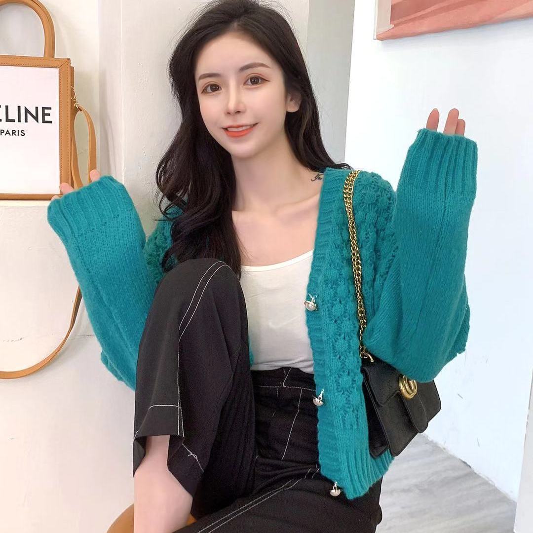 V-neck Loose Lazy Style Solid Color Sweater Luvéillé