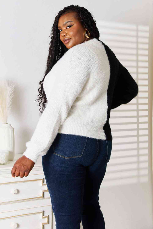 Woven Right Contrast Button-Front V-Neck Cardigan Luvéillé
